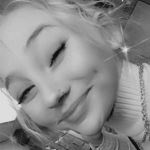 Meet your Posher, Abigail